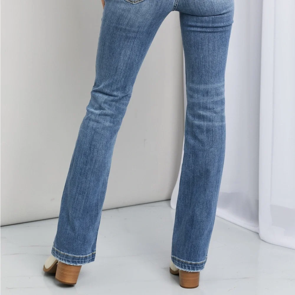 Judy Blue Distressed Pocket Jeans - Picture 5 of 6